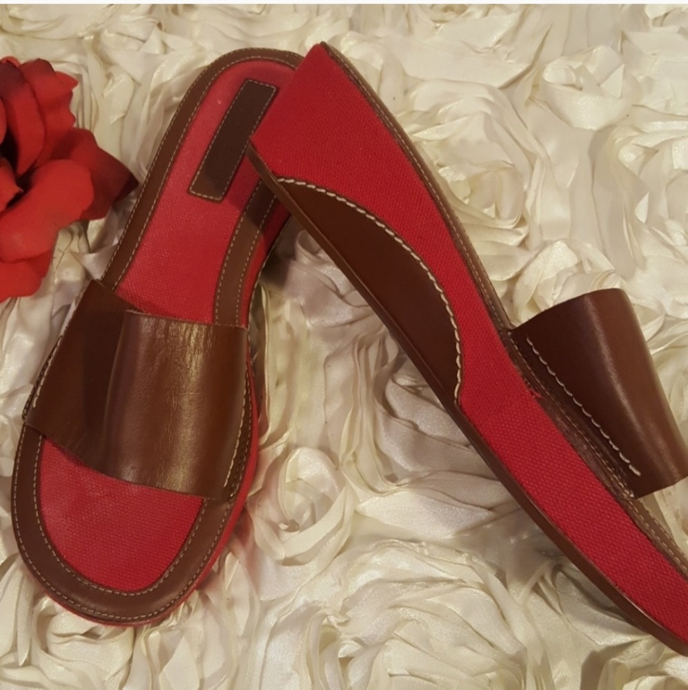CLEAR OUT SALE!  Casual Corner Sandals